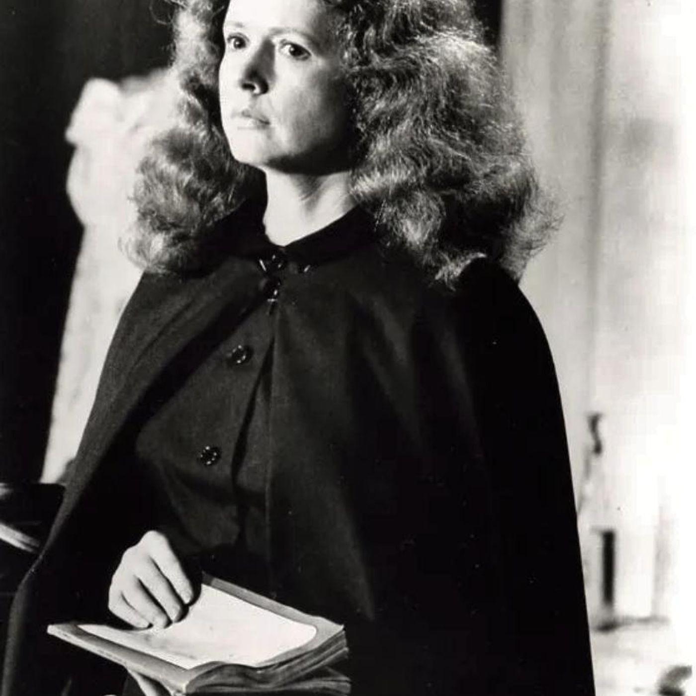 Laura: Carrie by Stephen King | fourtheloveofreading, image size:1400x1400