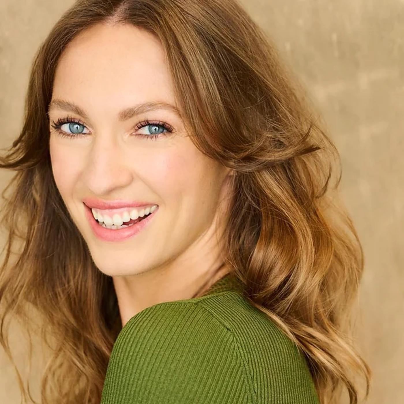 Olivia Munn - Wikipedia, image size:1400x1400