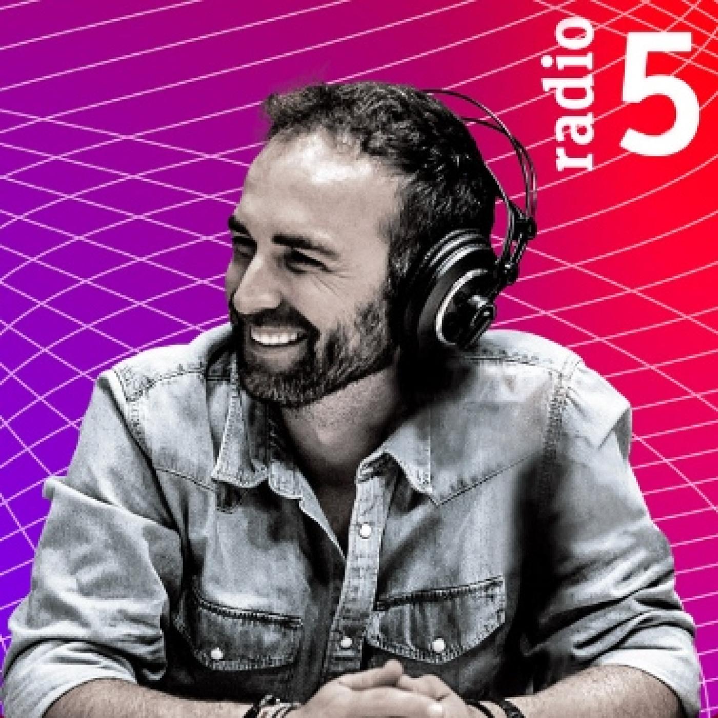 RAIZ DE 5 - El podcast más hipotenuso - santigarciacc | Listen Notes