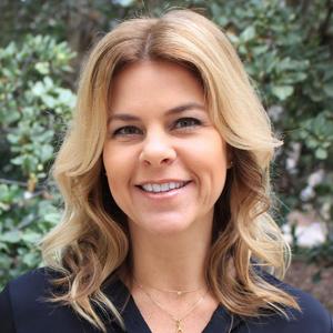Episode 33 - Carrie Hutchinson
