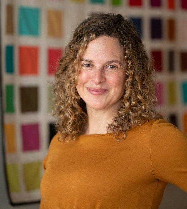 HOW TO SOFTEN HARD TIMES with quilt historian Janneken Smucker Listen