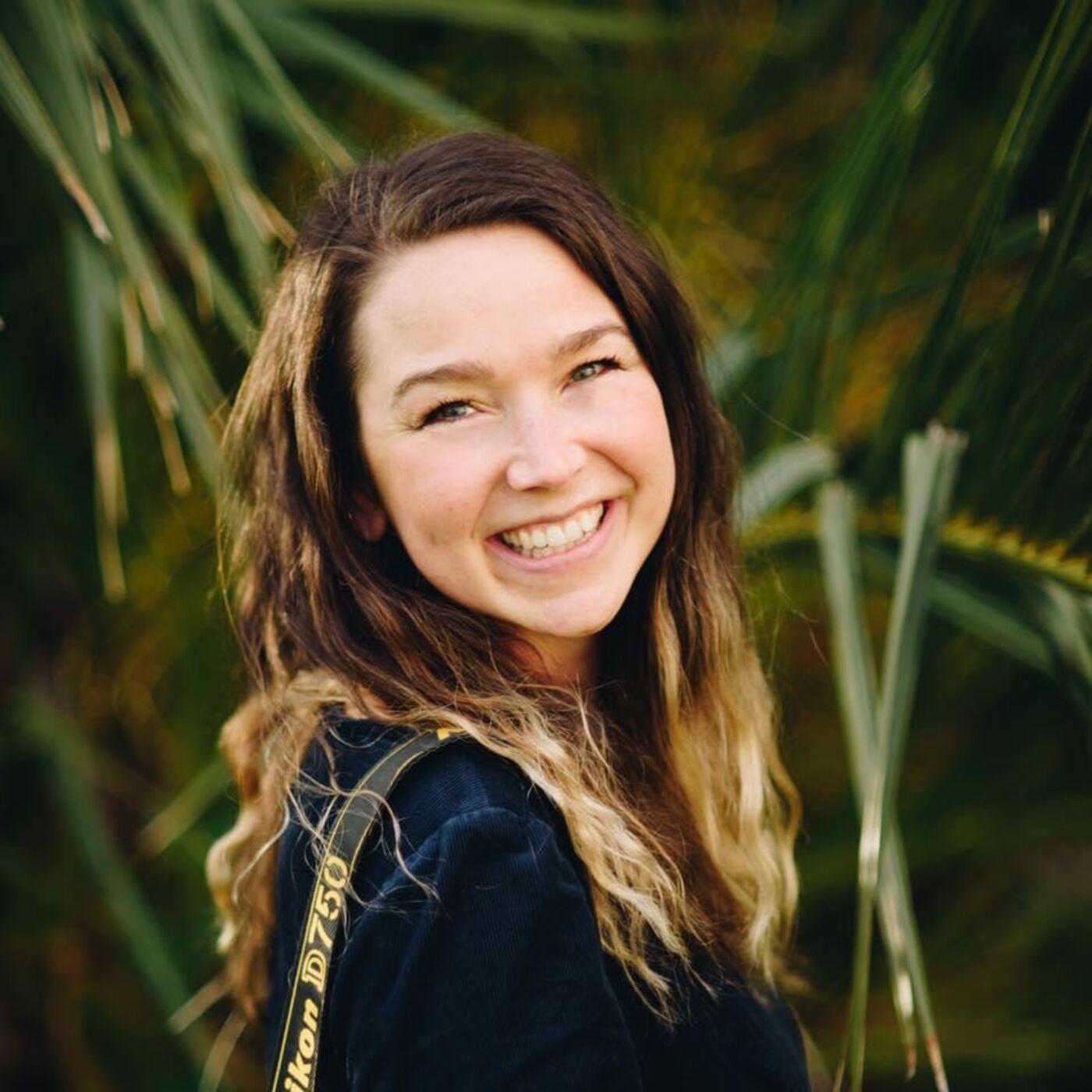 Amber Leach - Wedding Photographer, Marketing and Business Consultant and  Coach | Listen Notes, image size:1400x1400