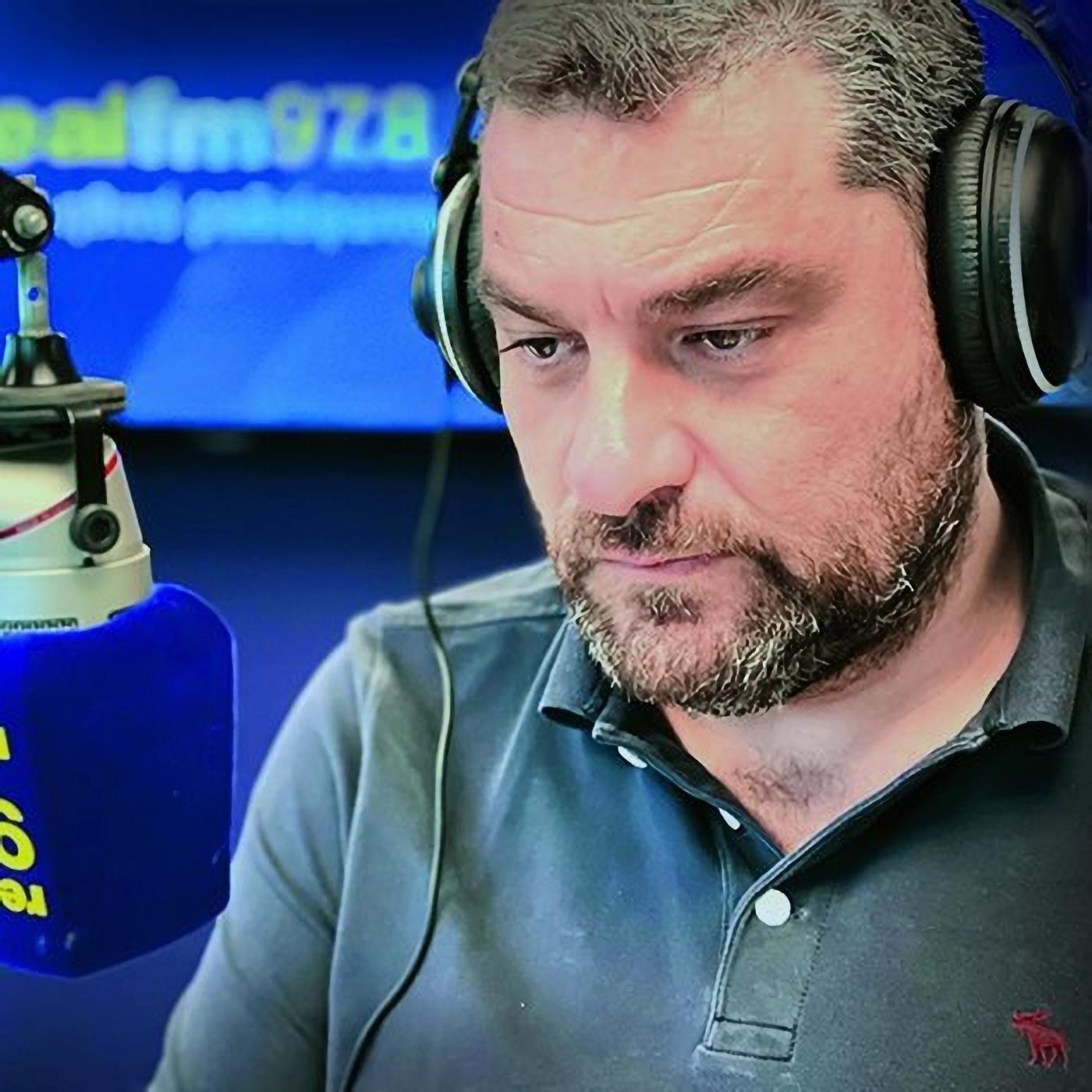 Μάνος Νιφλής @Realfm97.8